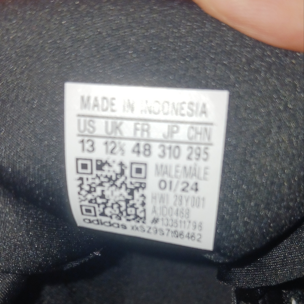 Adidas Black and White Sneakers - Picture 8 of 8